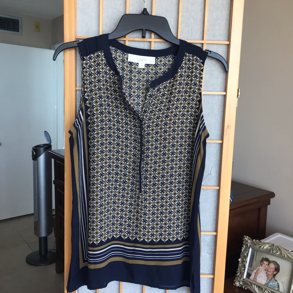 LOFT patterned sleeveless blouse XS